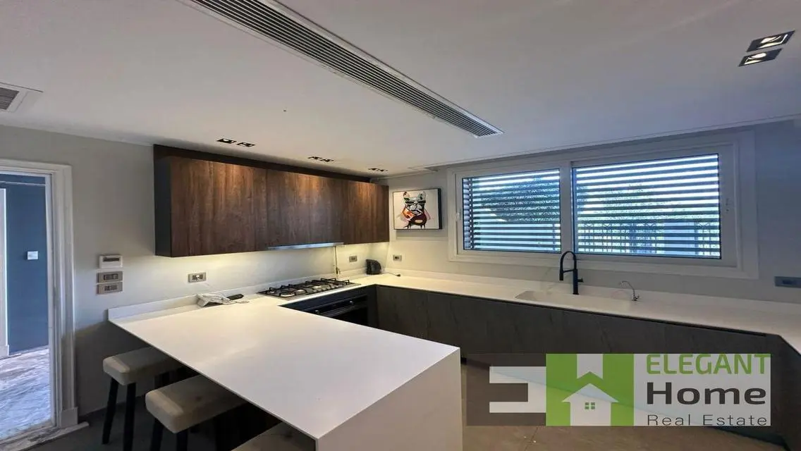Luxurious Villa with Private Garden and Pool