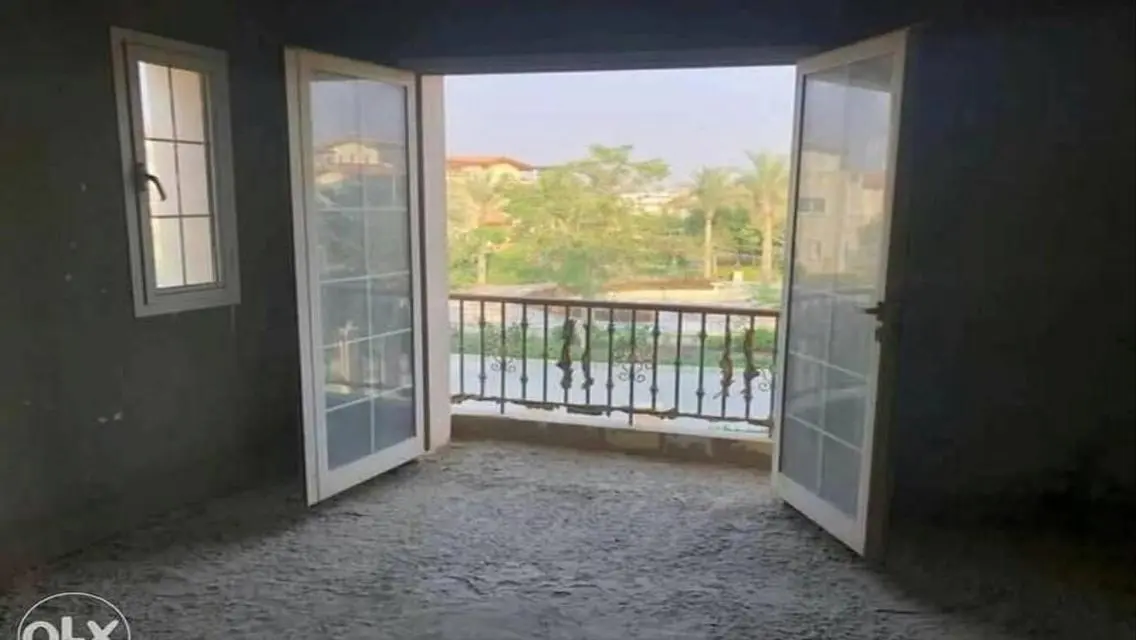 فيلا مميزة بتصميم عصري في موقع رائع