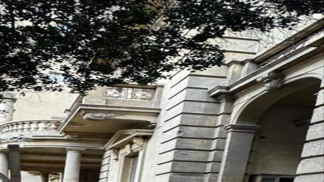 Luxury Apartment with Private Garden and Prime Location