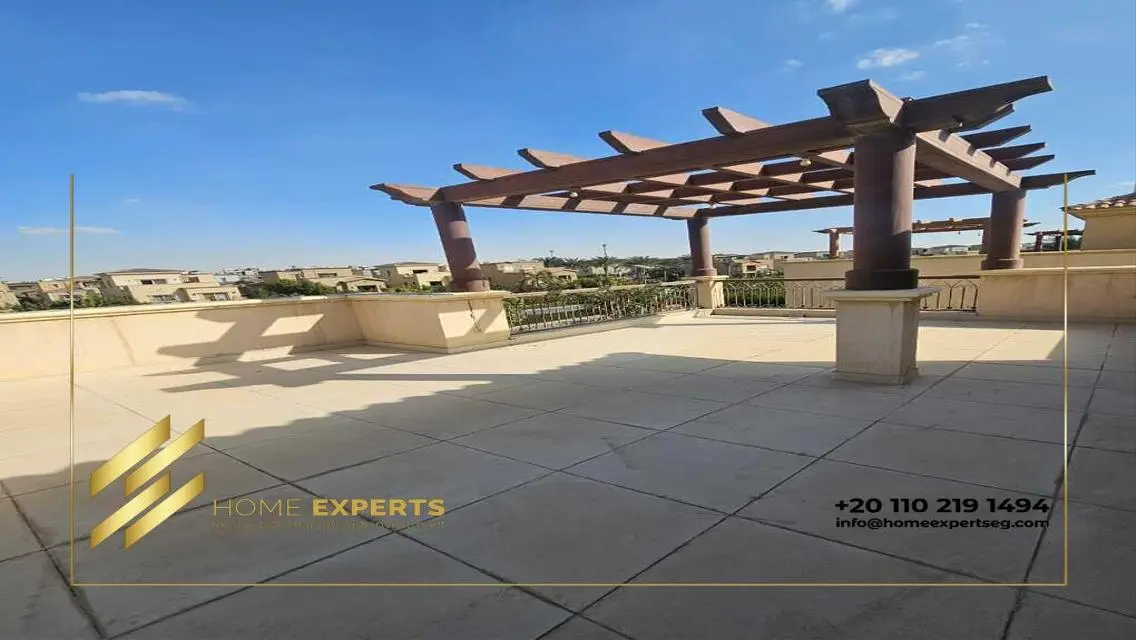 Stunning Home with Private Garden and Shared Pool