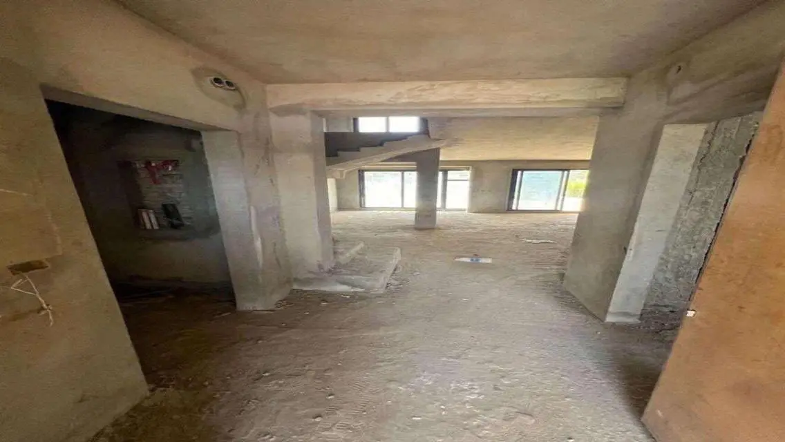 فيلا فاخرة بمساحة 260 متر للبيع في SWA 2000