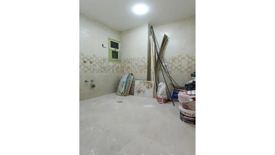 منزل فاخر مع غرفة خادمة للبيع