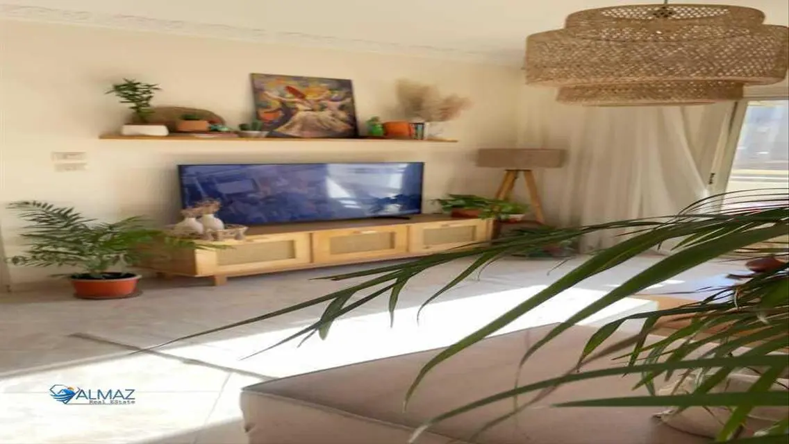 شقة مميزة للبيع - E8556-B-120-3-1-40