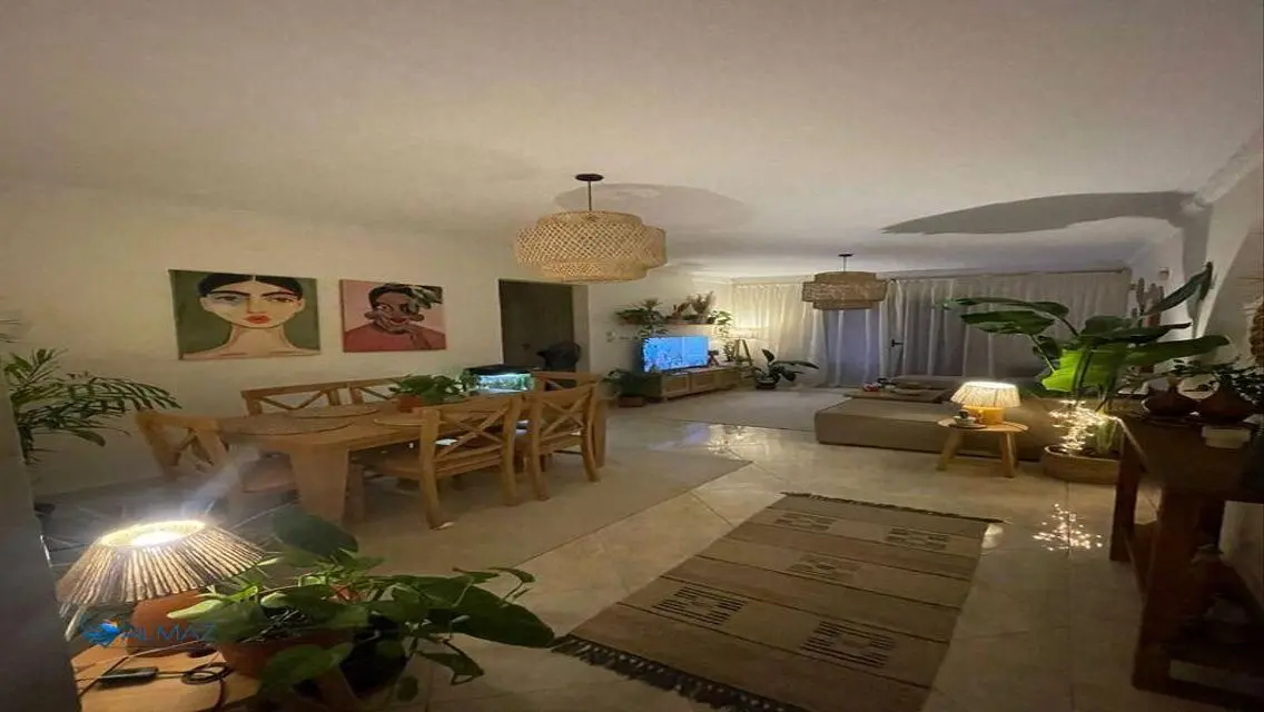 شقة مميزة للبيع - E8556-B-120-3-1-40