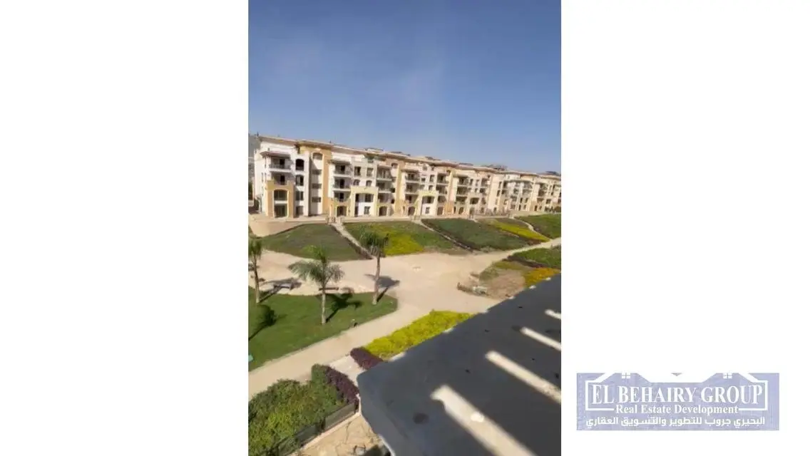 شقة فاخرة بمساحة واسعة للبيع