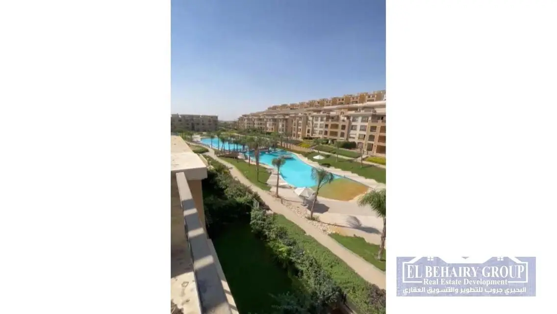 شقة فاخرة بمساحة واسعة للبيع