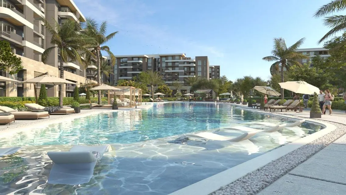 Luxurious Apartment with Spacious Garden and Pool