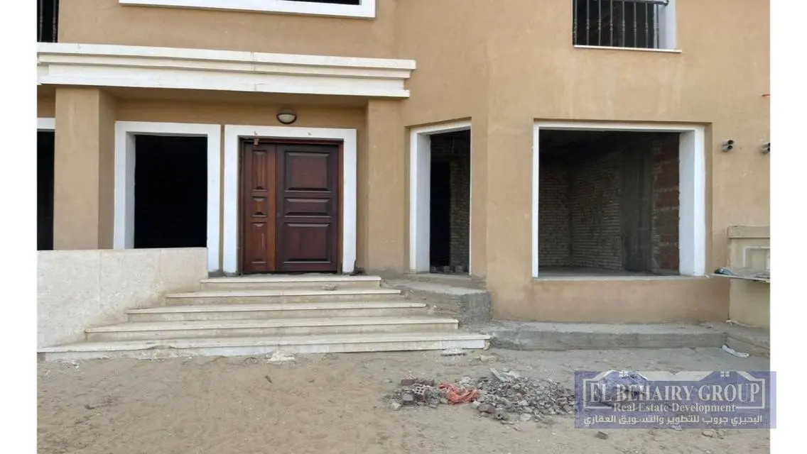 Luxury Villa with Private Garden for Sale