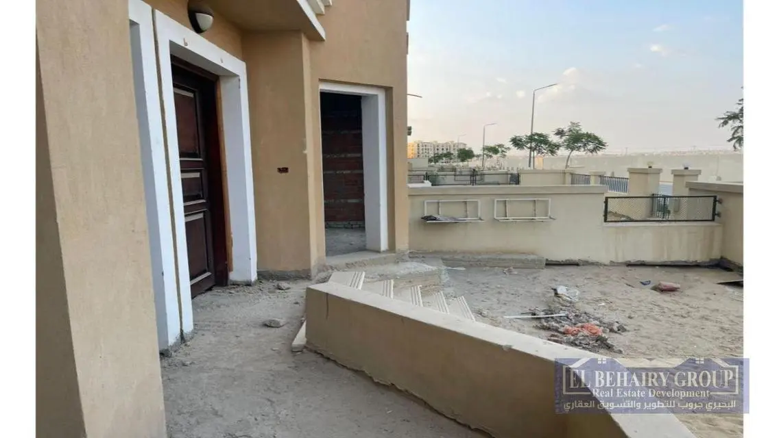 Luxury Villa with Private Garden for Sale