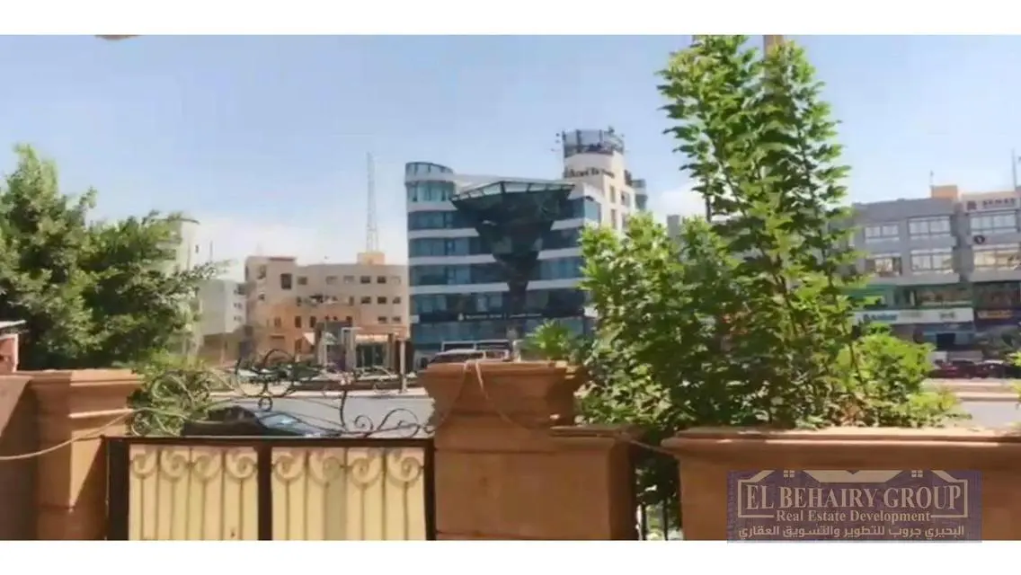 شقة فاخرة مع شرفة وحارس أمن