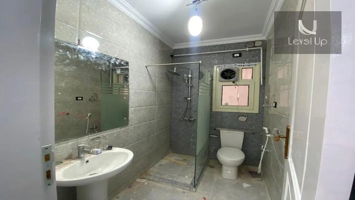 Luxurious 160 sqm Apartment in a Prestigious Neighborhood