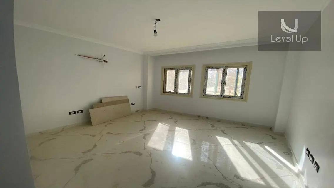 Luxurious 160 sqm Apartment in a Prestigious Neighborhood