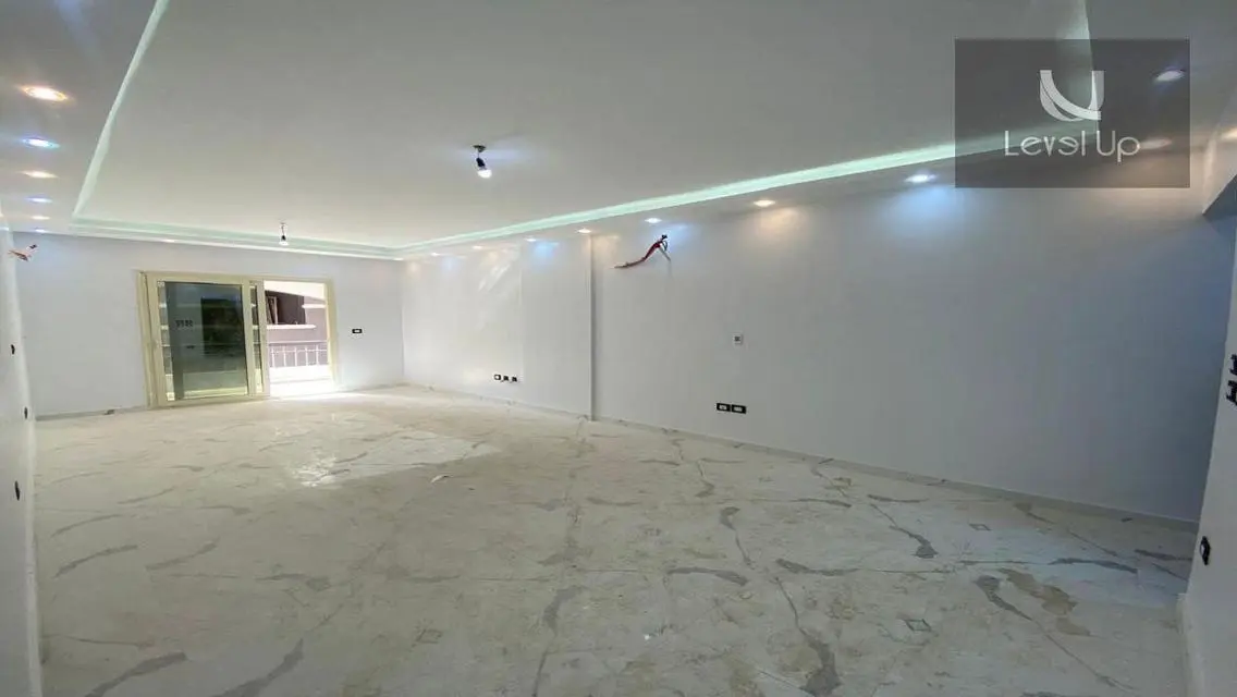 Luxurious 160 sqm Apartment in a Prestigious Neighborhood