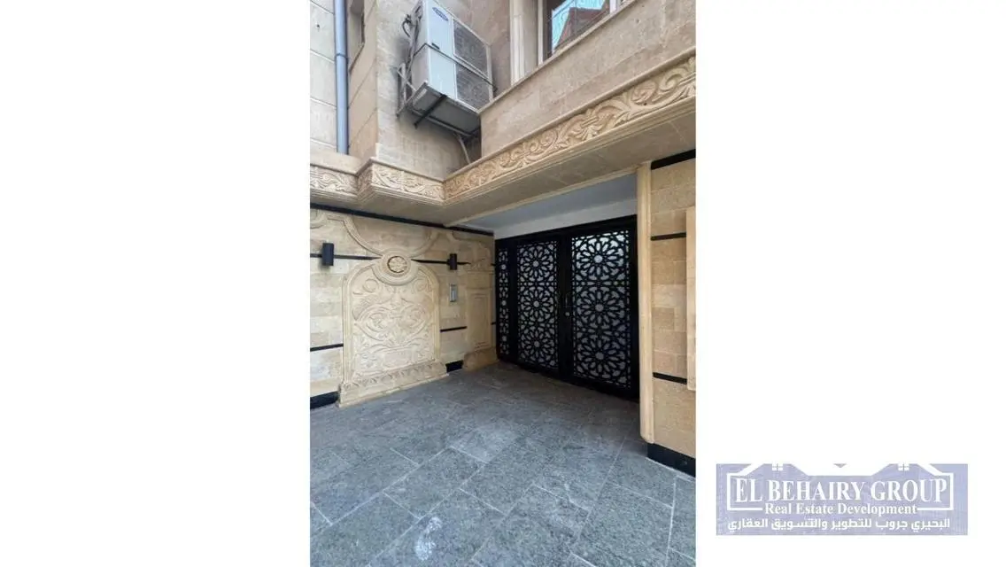 Luxury Apartment with Spacious Private Garden in the City Center