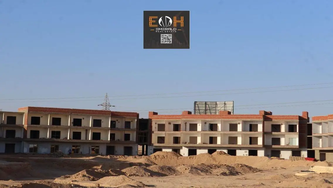 Luxurious Apartment with Spacious Design and Private Amenities
