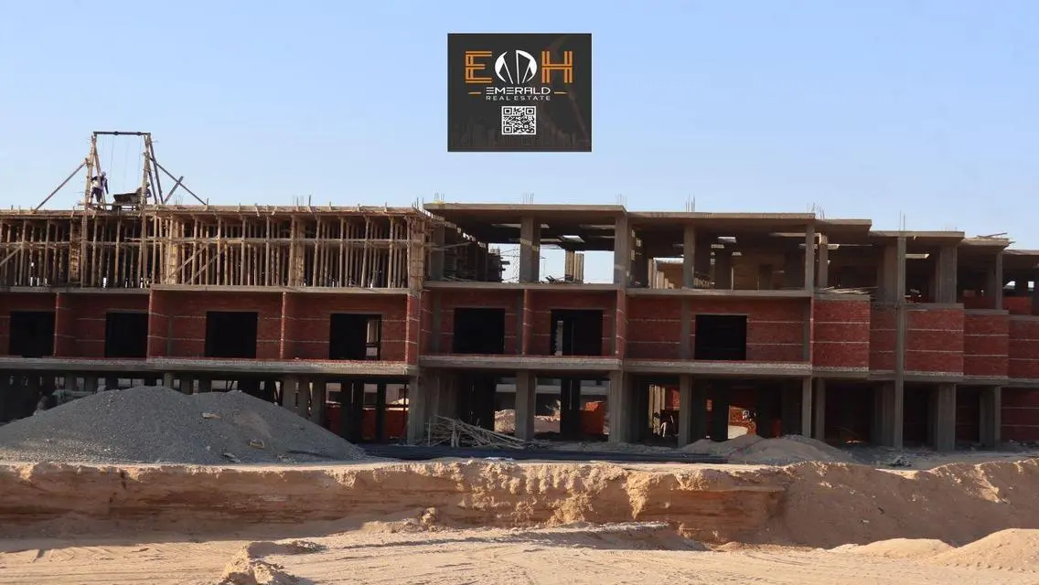 Luxurious Apartment with Spacious Design and Private Amenities