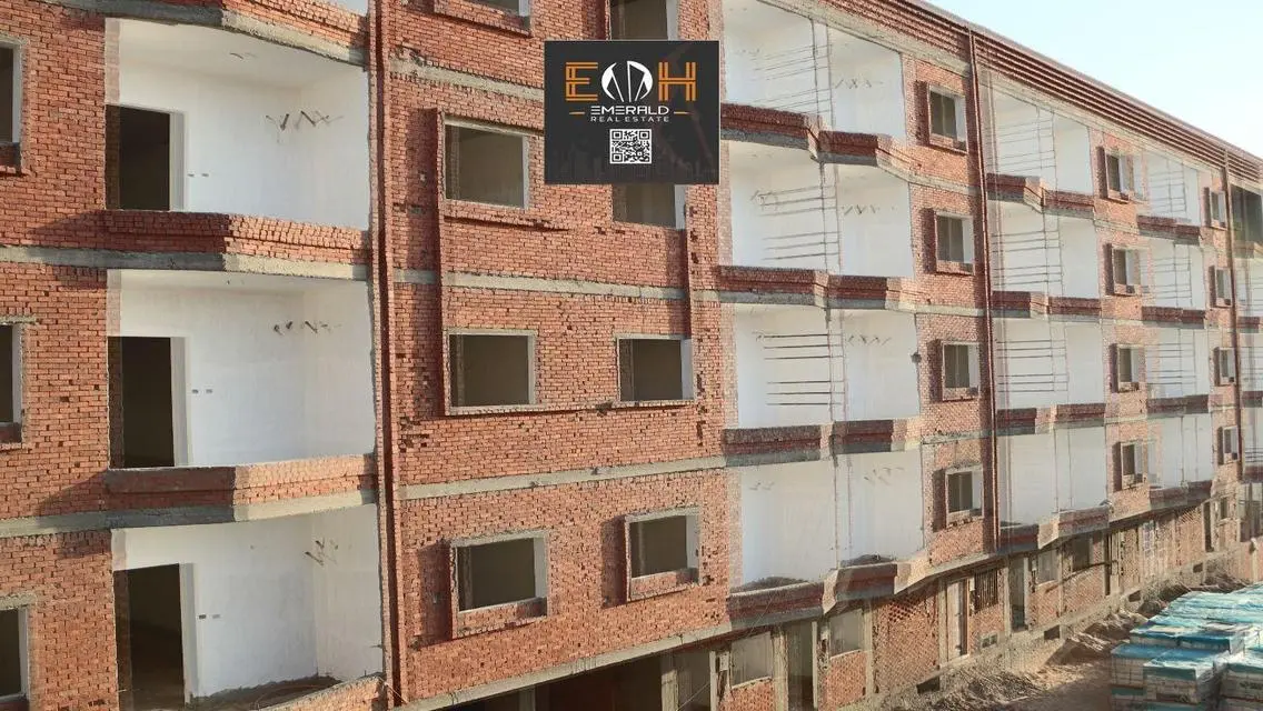 شقة فاخرة للبيع بمساحة كبيرة