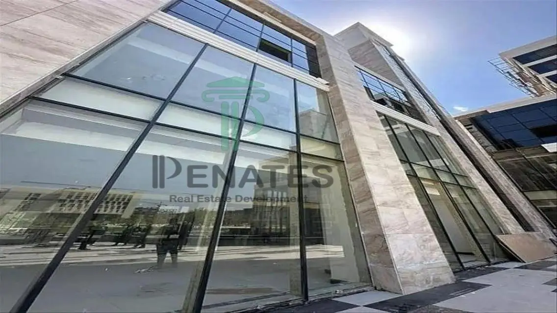 Exceptional Residential Building for Sale - R7-15-30-24