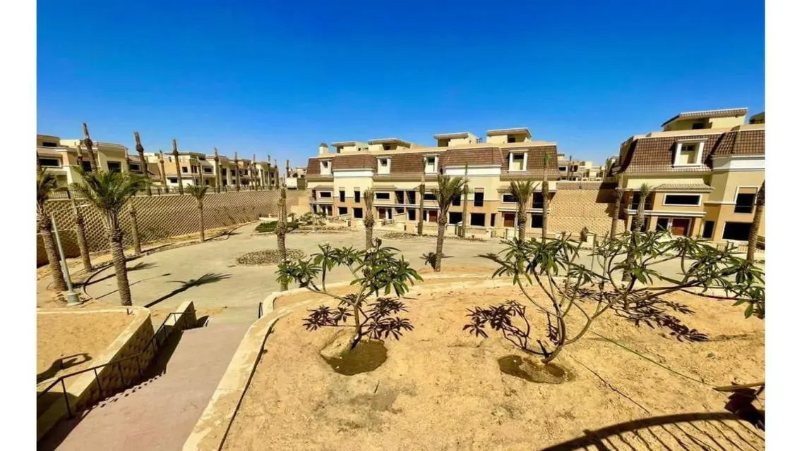 Luxurious Apartment with Balcony and Shared Pool