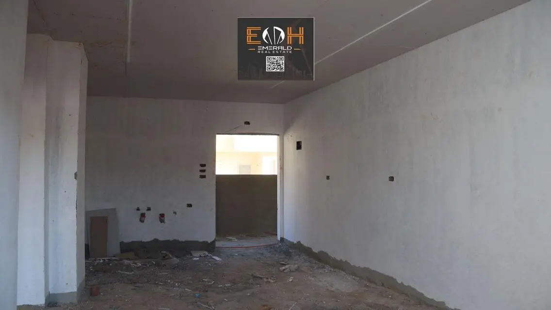 شقة فاخرة بتصميم مميز وإطلالة رائعة