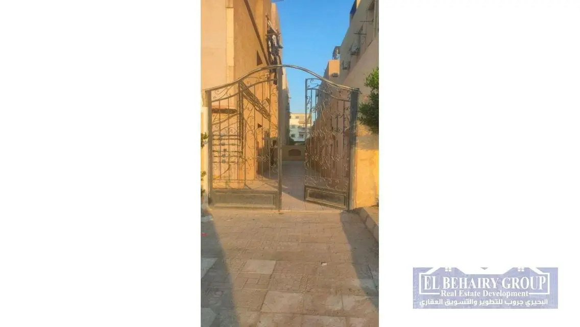 شقة فاخرة للإيجار بمساحة 220 متر في موقع متميز