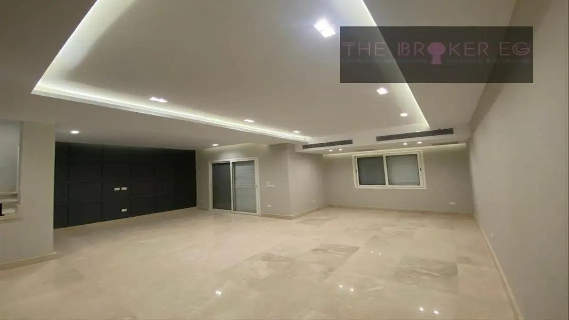 Luxury Apartment with 550 Sqm Space and Community Pool
