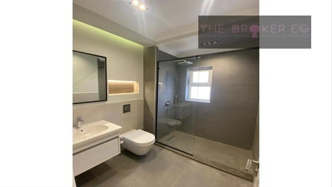 Luxury Apartment with 550 Sqm Space and Community Pool