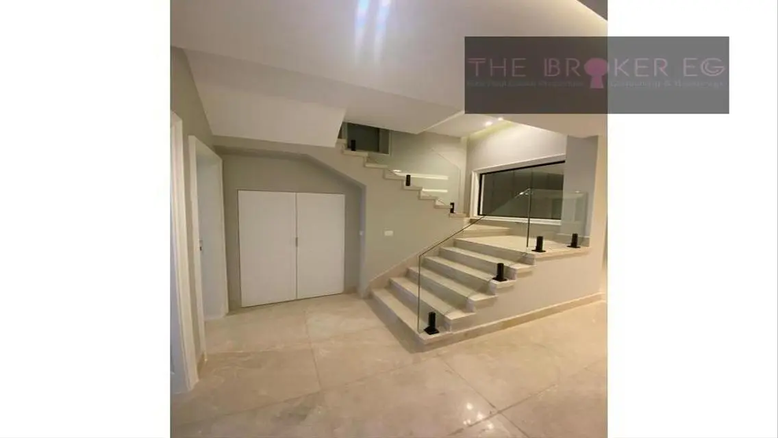 Luxury Apartment with 550 Sqm Space and Community Pool