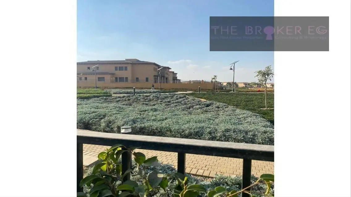 Luxury Apartment with 550 Sqm Space and Community Pool