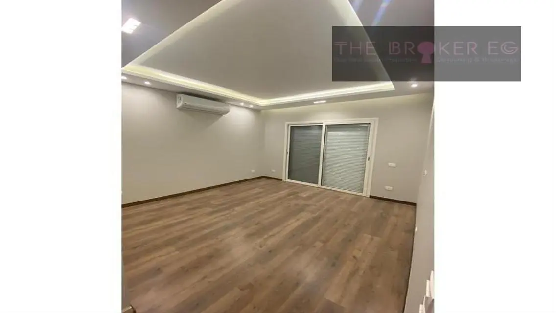 Luxury Apartment with 550 Sqm Space and Community Pool