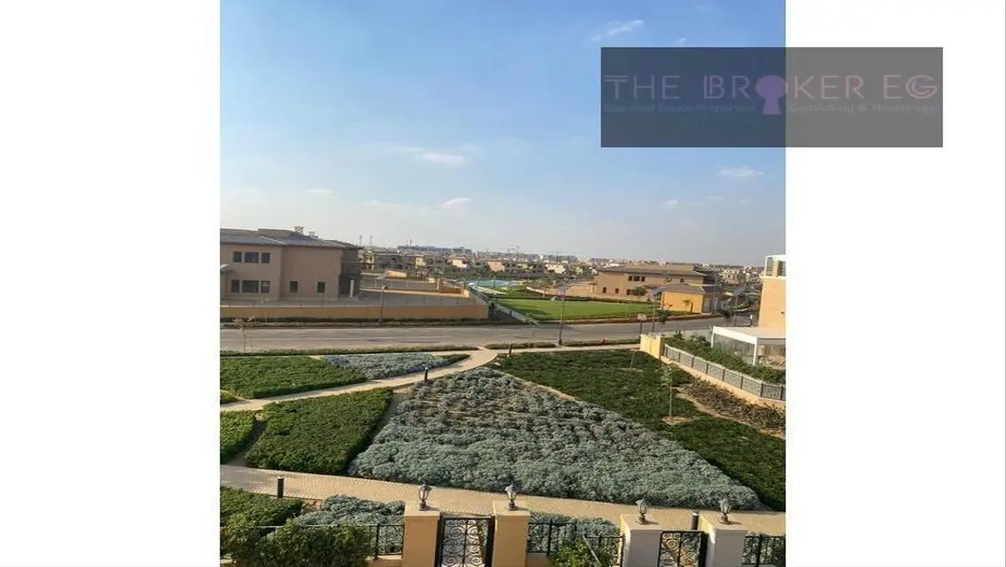 Luxury Apartment with 550 Sqm Space and Community Pool