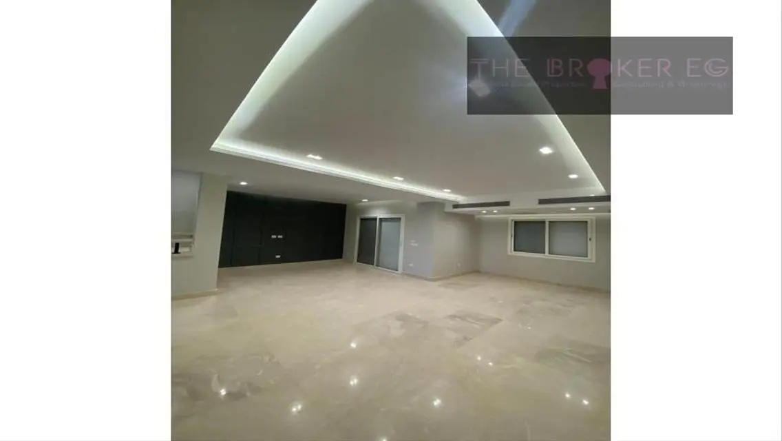 Luxury Apartment with 550 Sqm Space and Community Pool