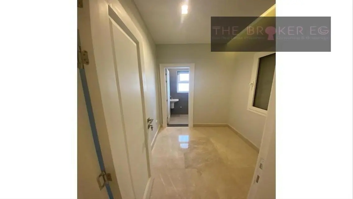 Luxury Apartment with 550 Sqm Space and Community Pool