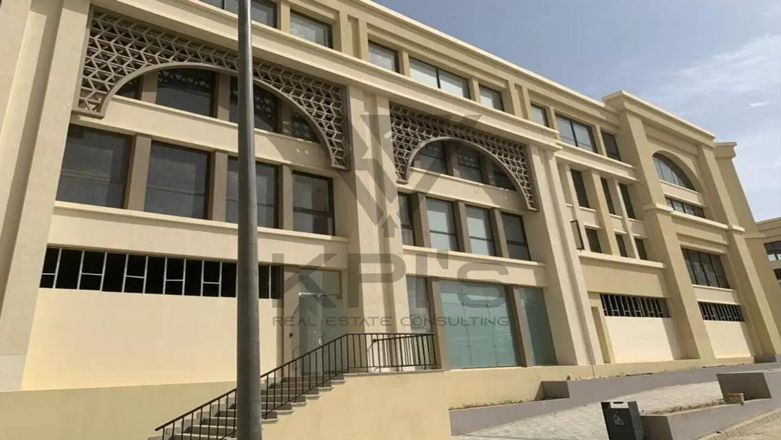 شقة رائعة بسعر مغري وبمساحة واسعة