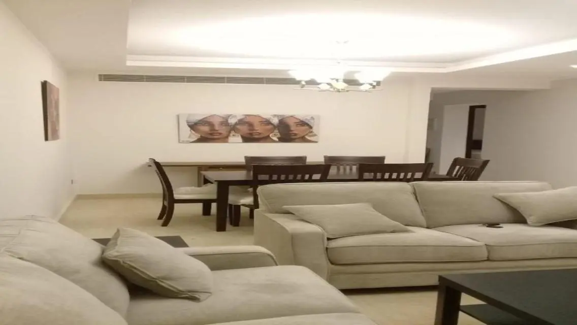 فيلا فاخرة للشراء مع مرافق رائعة