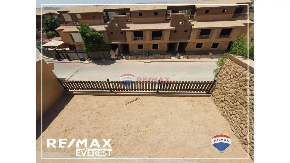 شقة فاخرة بمساحة 320 متر للبيع
