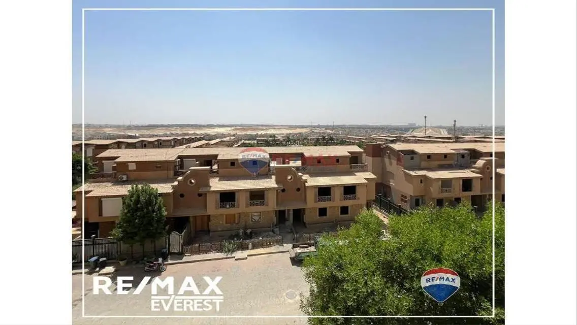 فيلا فاخرة بمساحة واسعة مع شرفة وحديقة خاصة