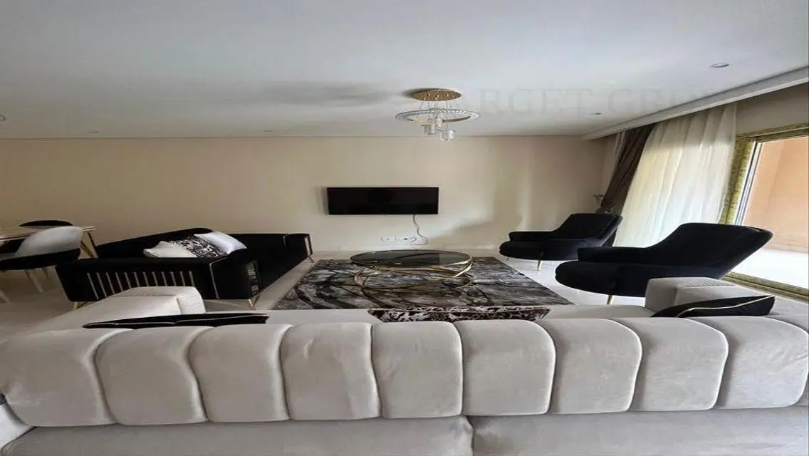 Stunning Apartment in 90-90 Compound