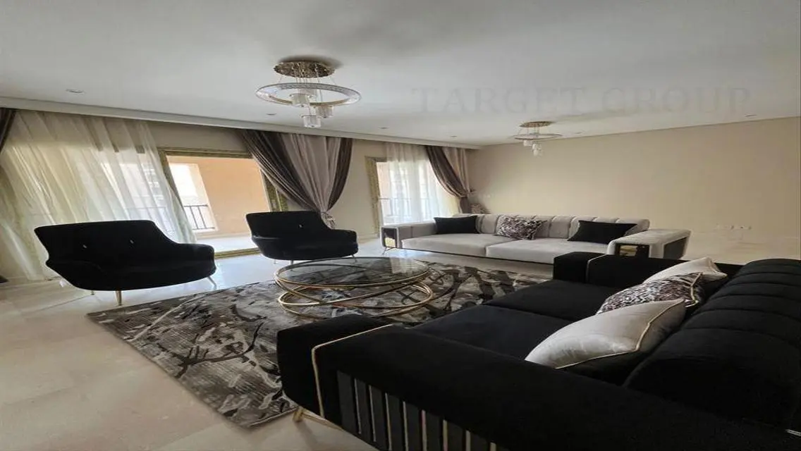 Stunning Apartment in 90-90 Compound