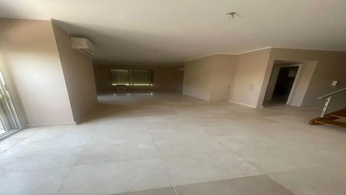 Luxury Apartment in Palm Parks