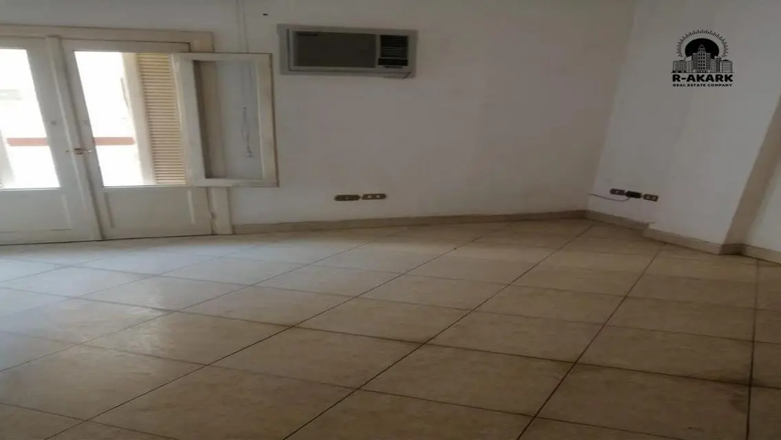 شقة فاخرة للإيجار في أكراك
