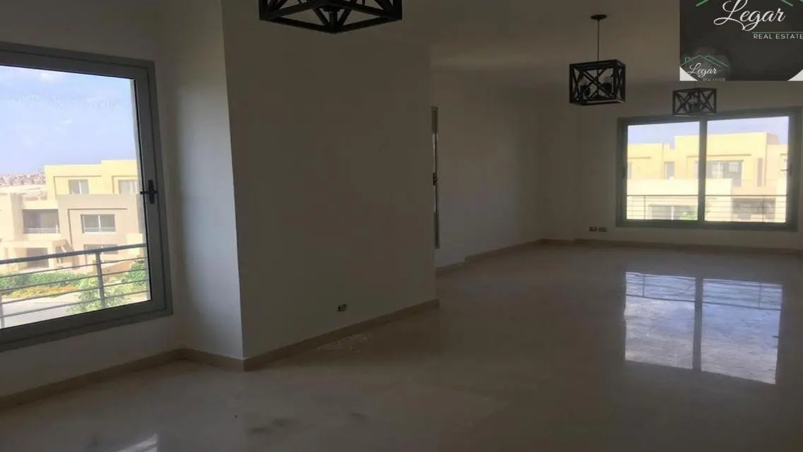 شقة فاخره في بالم بارك بمساحة 475 متر