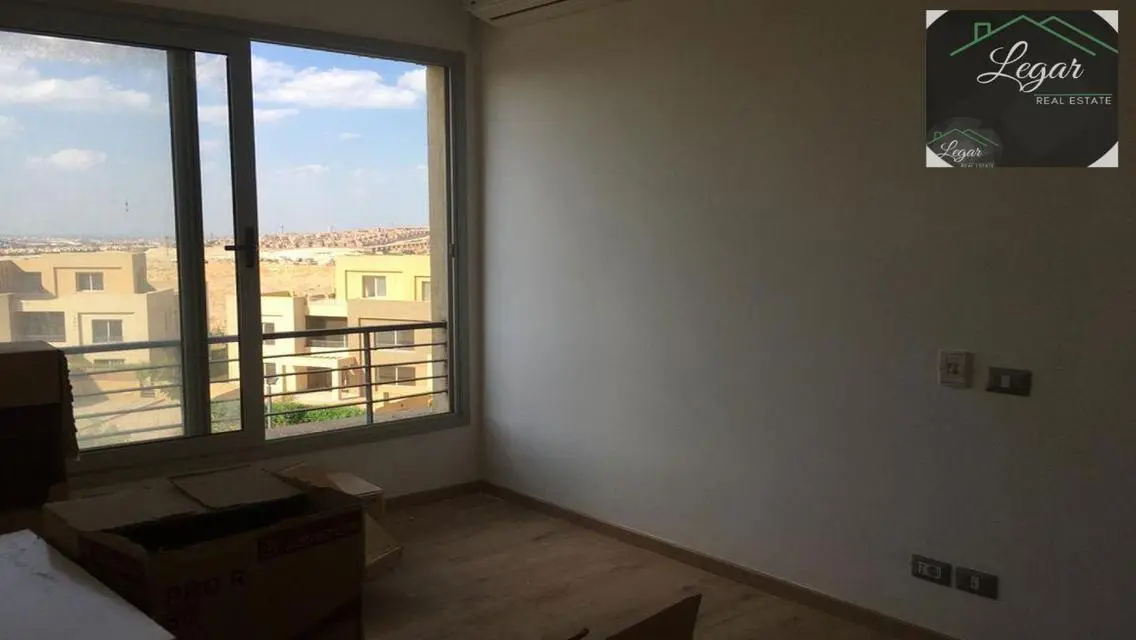 شقة فاخره في بالم بارك بمساحة 475 متر