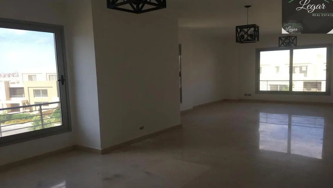 شقة فاخره في بالم بارك بمساحة 475 متر