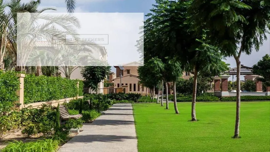 فيلا فاخرة مع مسبح خاص وحديقة خاصة للبيع