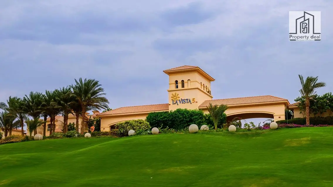Experience Luxury Living with Our Waterfront Properties