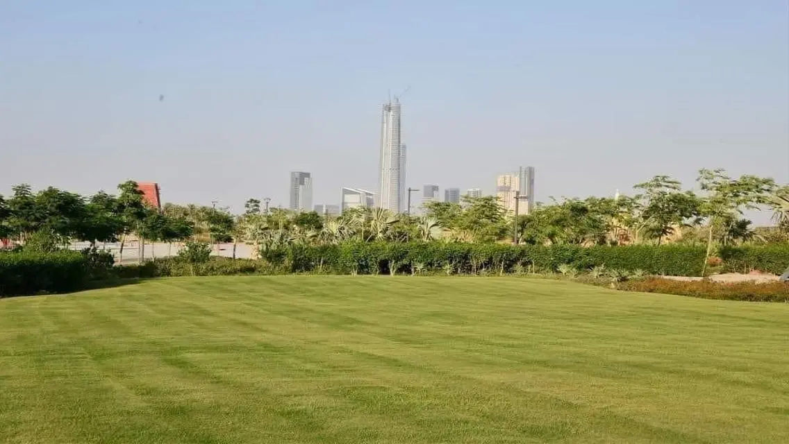 فيلا فاخرة للبيع تطل على البحيرات - 37 متر مربع