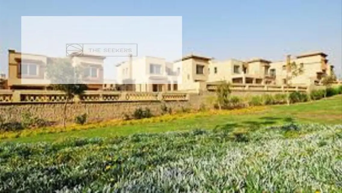 Luxury Home with Private Garden and Pool For Sale