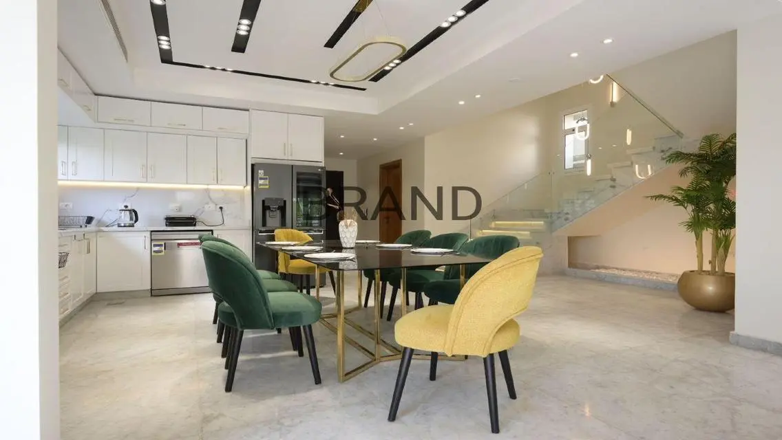 Luxurious Villa for Sale on 800 Sqm with Premium Amenities