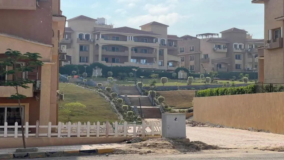Exceptional 170m Apartment with Full Amenities